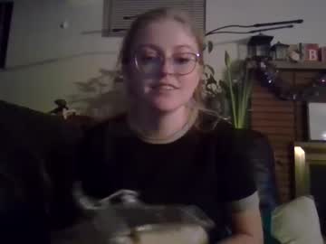 girl
        blondievix cam image #3240306
