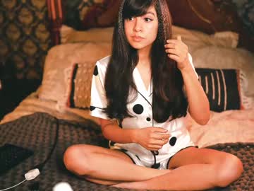 girl
        ingennui cam image #1924196
