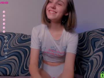 girl
        melissiasnora cam image #390716