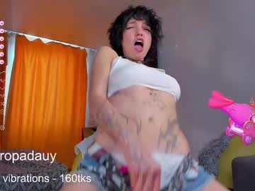 girl
        blue_shine_ cam image #6682954