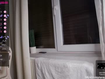 girl
        patry333 cam image #1253758