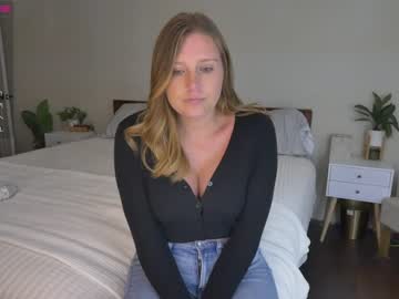 girl
        reign_rellic_ cam image #2194287