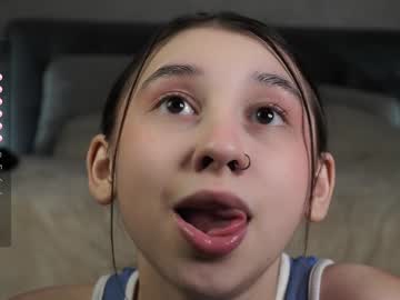 girl
        zarascarlett cam image #6025595