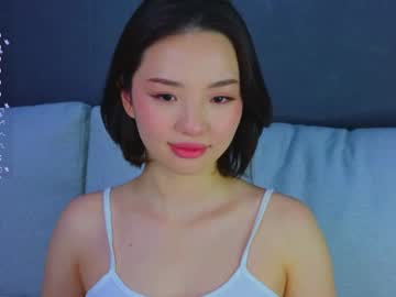 girl
        ji_yon_1 cam image #3542350