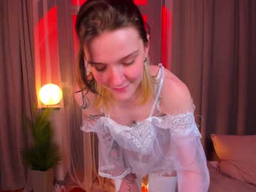 girl
        raypeach cam image #570796