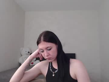 girl
        alexa_little cam image #1746216