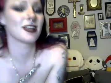 girl
        prettylilbxby cam image #1299333