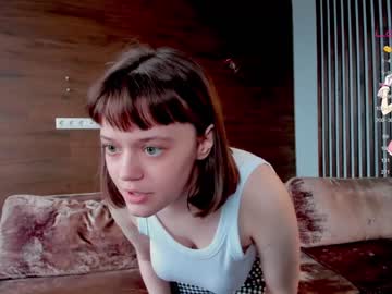 girl
        heathercarols cam image #1789493