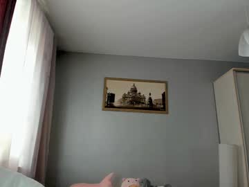 girl
        _mito_69 cam image #6924844