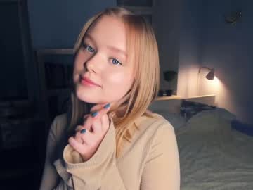 girl
        sun_shiiine cam image #1290911