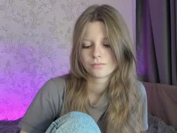 girl
        alainaestrada cam image #2714843