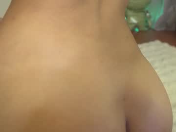 girl
        nicdani_1 cam image #5242510