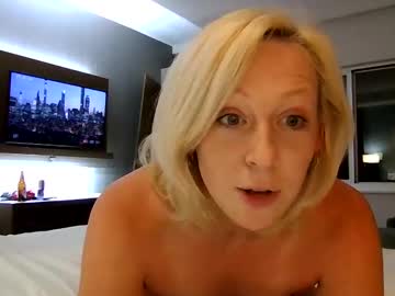 couple
        lucyloveslookers78240 cam image #5165648