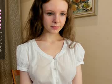 girl
        maryrogersa cam image #2275982