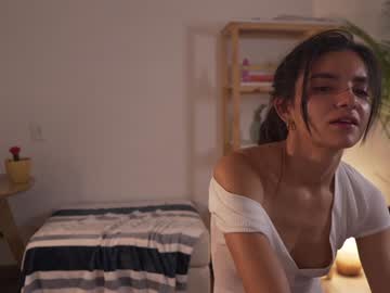 girl
        urcutelinda cam image #4407237