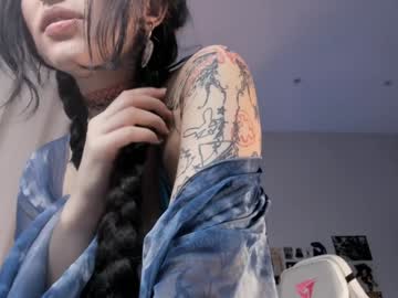 girl
        vivian_qwerty cam image #5574792