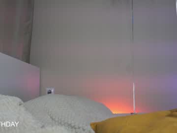 girl
        cassandra_diaz cam image #3757211