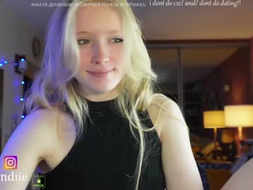 girl
        bestblondiiecb cam image #1463254