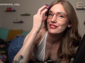 girl
        emma_ruby cam image #660188