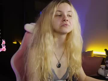 girl
        agnesscarterr cam image #6573869