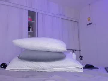 girl
        _natasha18_ cam image #6310419