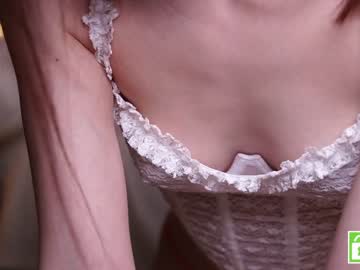 girl
        bonnie_petite cam image #3608818