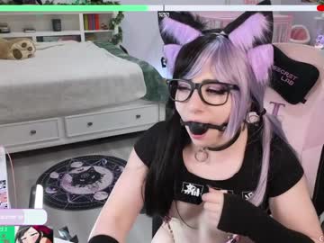 girl
        crimsonkitten cam image #5926183