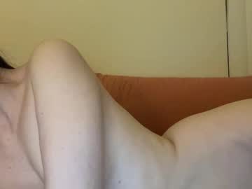 girl
        tinytittytia cam image #6364256