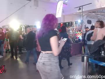 girl
        o0pepper0o cam image #817615
