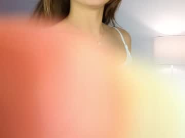 girl
        ambertan1 cam image #6024644