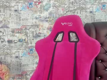 girl
        angelina_new cam image #1995370