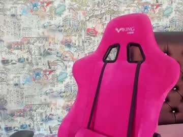 girl
        angelina_new cam image #1301722