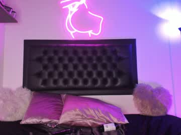 girl
        iam_eli cam image #3841061