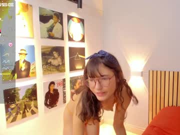 girl
        little_effy18 cam image #752330
