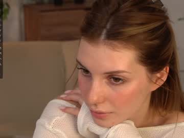 girl
        refined_style cam image #5275131