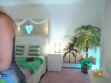 girl
        amyvalentine cam image #5013342
