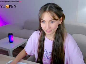 girl
        ambertan1 cam image #5658053