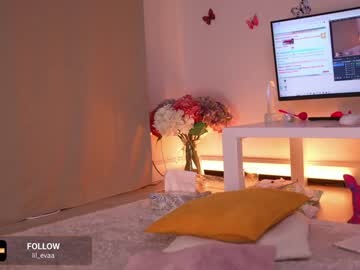 girl
        lil_eva cam image #1785472
