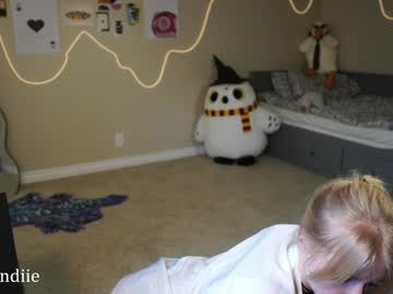 girl
        bestblondiiecb cam image #6397023