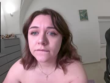 girl
        nadya_land cam image #5477291