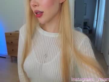 girl
        knee_ling cam image #2457101