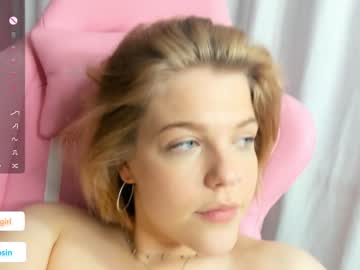 girl
        maya_blonde18 cam image #5646371
