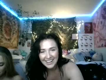 girl
        carocattt cam image #2412379