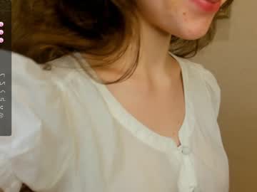 girl
        maryrogersa cam image #2343533