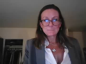 girl
        missmelisateaches cam image #4041376