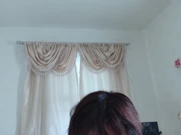 girl
        littlegreekflower cam image #4170632