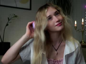 girl
        taitehambelton cam image #5034423