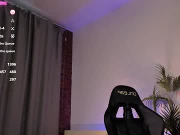 couple
        alice_leey cam image #5036696