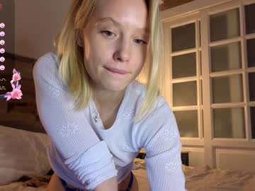 girl
        callme_star cam image #4204496