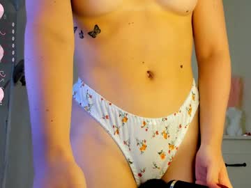 girl
        molly__meow cam image #3717314